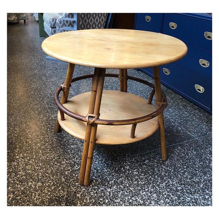 Heywood Wakefield one tier round accent table. 30” round x 26” H