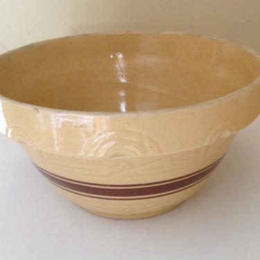 Antique large Robinson Ransbottom (RRP) Nesting Mixing  bowl-Yellow ware-Pie crust Trim- Brown #305 Band 