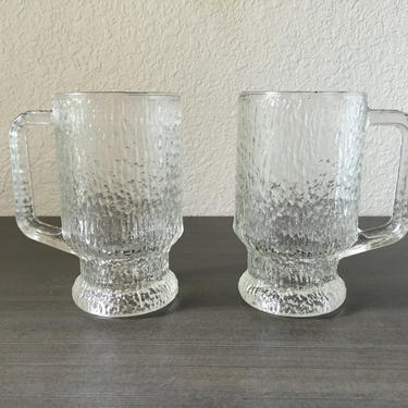 Set of 2 Indiana glass bark texture beer mugs 