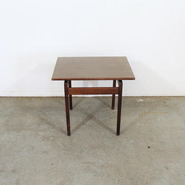 Mid Century Danish Modern Jens Risom Walnut End/Side Table 