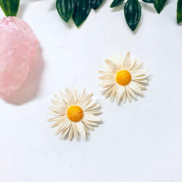 Vintage Brooch, Flower Brooch, Daisy Pin, Set of Two Pins, Made in Germany, Floral Jewelry, Vintage Jewelry, White Brooch, Yellow Brooch 