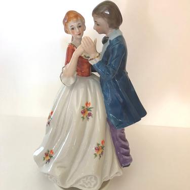Vintage Couples Figurine Music Box &amp;quot;Facination&amp;quot;- Works- Cake Topper Anniversary Wedding Gift 
