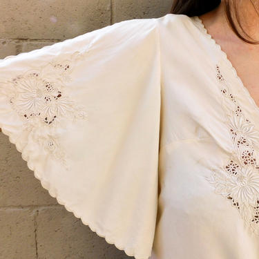 Silk Ivory Blouse // vintage high waist dress boho hippie embroidered silk ivory Victorian // S Small 