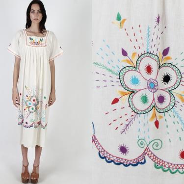 White Mexican Embroidered Dress / Heavyweight Soft Cotton Material / 70s Guatemalan Bell Sleeve Maxi Dress / South American Kaftan 