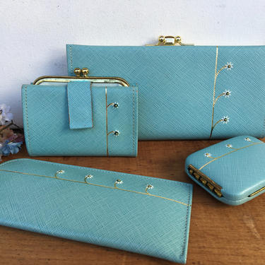Vintage Lady Buxton Wallet Set In Original Box, Sunglass Case, Key Case, Coin Purse And Wallet, Light Blue 