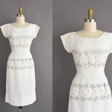 vintage 1950s dress | Gorgeous White Linen Gold Studded Floral Embroidered Cocktail Party Wiggle Dress | Medium | 50s vintage dress 