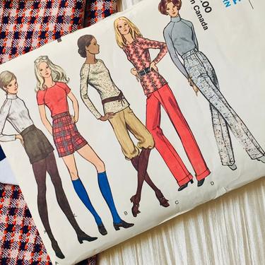 Vogue Sewing Pattern, Vintage 70s Wide Leg Pants, Shorts, Tops, Knickers, Different Looks, Complete Instructions 