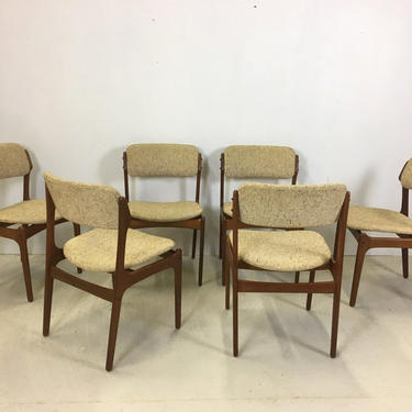 Set of 6 Danish Modern Dining Chairs Designed by Erik Buch 