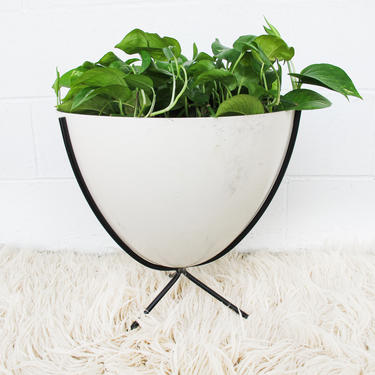 Midcentury Cream Fiberglass Zenith Eames Style Planter with Black Flashed Metal Stand 