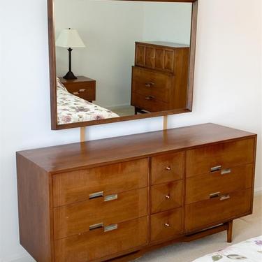 American of Martinsville Dresser and Mirror