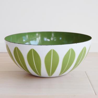 Cathrineholm 9.5&amp;quot; Enamelware Bowl White &amp; Green Lotus Pattern made in Norway 