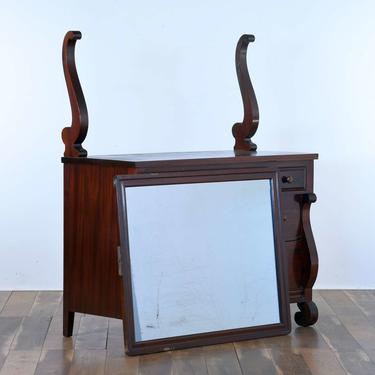 Sligh Furniture Antique Vanity Dresser W Mirror