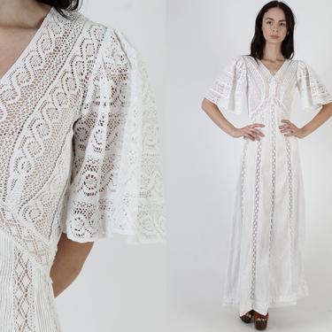 Vintage 70s White Mexican Wedding Dress Floor Length Bell Angel Sleeve Ethnic Bridal Dress Floral Embroidered Lace Womens Long Dress 