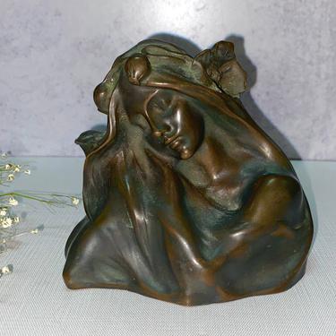 Art Nouveau Bronze Sculpture Woman by Hans Muller Ca.1900 