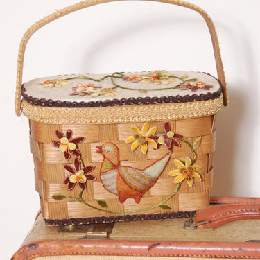 Vintage 60s basket purse / picnic basket / embellished woven wood purse / Putney Basketville basket purse / bird handbag 