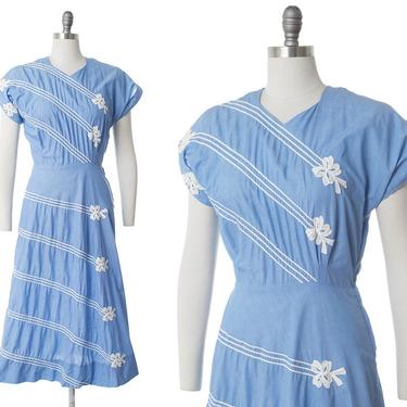 Vintage 1940s Dress | 40s Bow Rickrack Light Blue Cotton Button Back Day Dress (medium) 