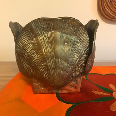Vintage solid brass shell planter 