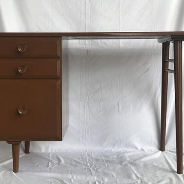 Free Shipping Within US - Vintage Mid Century Modern Desk or Table or Vanity With Three Drawer Storage 