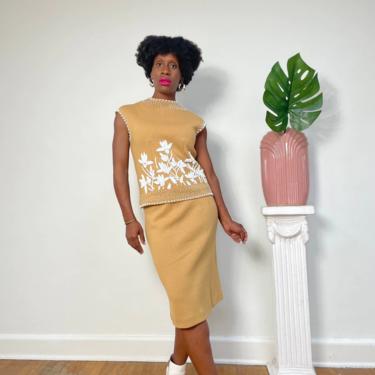 Vintage 1960s 1970s 60s Beaded Skirt Set Floral Beading Pattern Sleeveless Beige/Tan Color Size Large Full Zipper Back on Top Zip Back skirt 