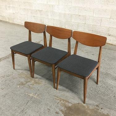 LOCAL PICKUP ONLY -------------- Vintage Stanley Chairs 