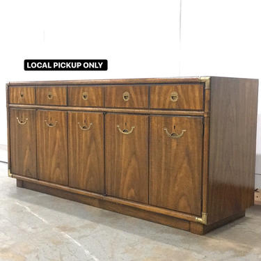 LOCAL PICKUP ONLY ———— Vintage Drexel Buffet 