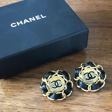 Vintage 90's HUGE CHANEL CC Logo Circle Chain Gold Metal / Black Leather Enamel Earrings Jewelry Clip On - Wow!! 