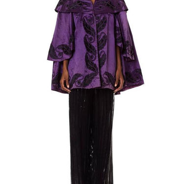 Victorian Purple &amp; Black Silk Satin 1850-70 Cape With Hand-Quilted Lining Appliqués 