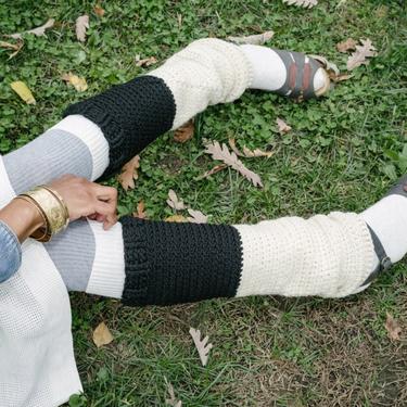Ebony & Ivory Wool LegWarmers/Crochet Legwarmers/Knee High LegWarmers/Crochet Legwarmers/wool legwarmers/Hand woven leg warmers 
