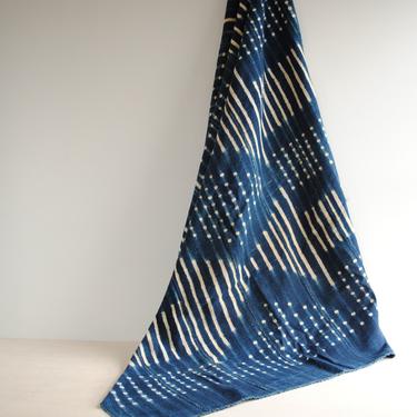 Vintage African Indigo Textile, Indigo Throw Blanket, Indigo Fabric, Blue and White Indigo, 68&quot; x 44&quot; Indigo Textile 