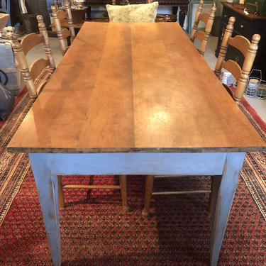 Antique Farm Table with 6 Rush Seat Chairs - WHITE 