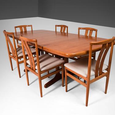 Danish Modern Oak Dining Set with Extension Table and Six (6) Matching Chairs by Vamdrup Stolefabrik, c. 1970s 