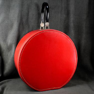 Gorgeous Red Patent Leather Hat Box Shaped Travel Bag - Retro Chic Train Luggage - Vintage Carry-On | FREE SHIPPING 