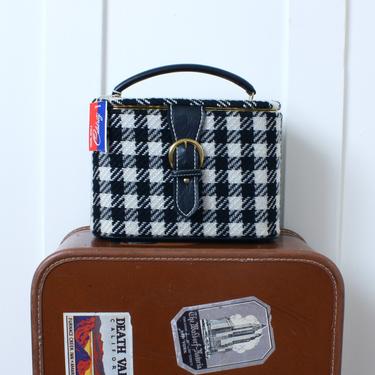 amazing RARE houndstooth 1970s travel case • new with original box NOS black & white mod 60s style train / vanity case 