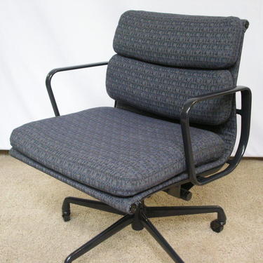 100% Original Herman Miller Soft Pad Management Chair 