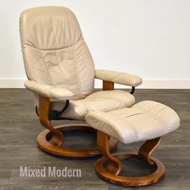 Beige Leather Ekornes Stressless Recliner Lounge Chair and Ottoman 