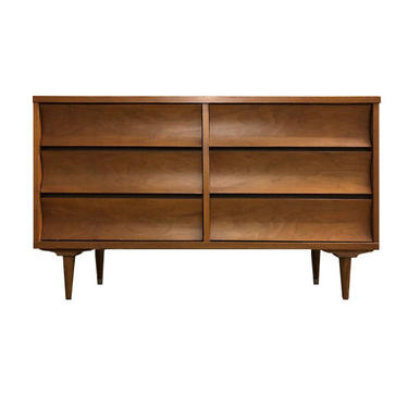 #550:  Johnson Carper Mid Century Dresser