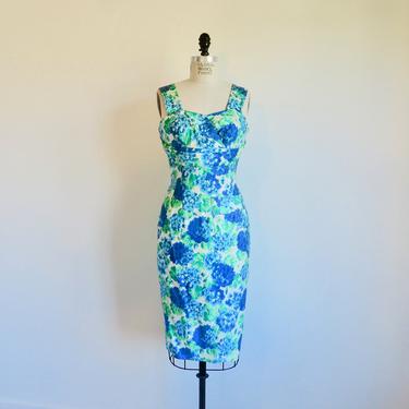 Vintage 1950's Blue Green Hydrangea Floral Print Combed Cotton Wiggle Dress Sheath Style Built in Bra Pin Up Rockabilly 29" Waist Small 