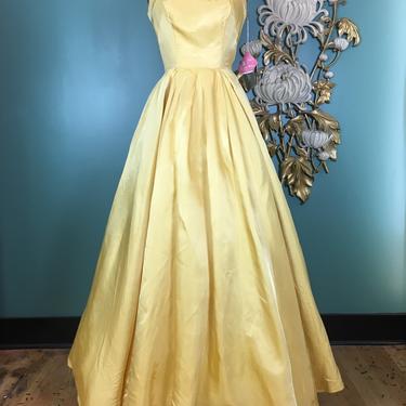 1940s ball gown, golden yellow satin, vintage party dress, deadstock, scalloped neckline, full skirt, vintage wedding, date maker, bridal 