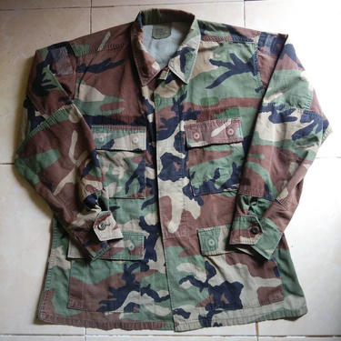 Vintage Unisex US Military Woodland Camo Shirt/Jacket (Sz 44)(Ladies' Sz 14) by BespokeNotBrokeStore