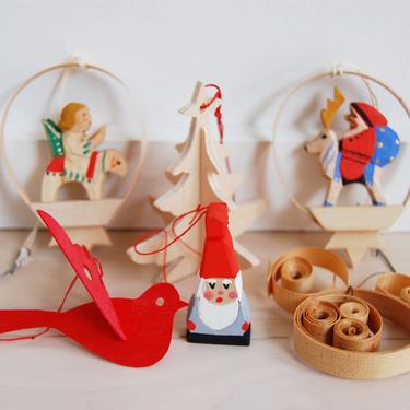 Set of 6 Vintage Wooden Shaved/Curled Christmas Tree Ornaments 
