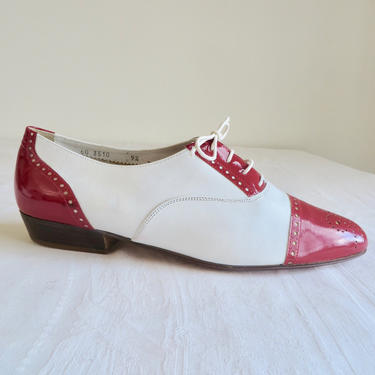 Vintage 1980's Size 8.5 9 US Red and White Spectator Oxford Tie Shoes Leather Cap Toe Two Tone Miss Bonwit Teller 