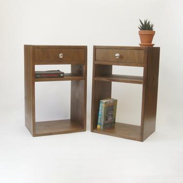 Pair of nightstands, Set of 2 Side Tables, Modern End Tables with 2 Shelves, Tables with 2 drawers - Walnut 