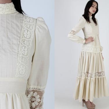 Vintage 70s Gunne Sax Maxi Dress / Plain Tiered Crochet Renaissance Fair Dress / 1970s Ivory Cotton Hippie Gown 