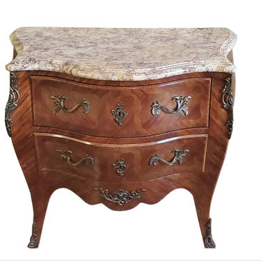 Early 20th Century French Louis XV Style Parquetry Mahogany Gilt-Bronze Ormolu Mounted Bombe Commode Chest of Drawers 