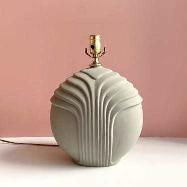 Round Art Deco Lamp - Medium Gray 
