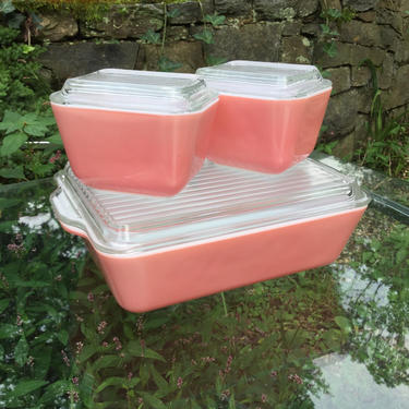 Set Vintage Pink Pyrex Refrigerator Dishes with Lids 
