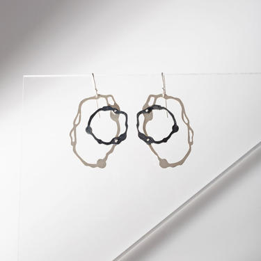 Dual-Toned Oval Double Komu Earrings