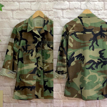 Vintage 1970s Oversized Camouflage U.S. Army Jacket Uniform 