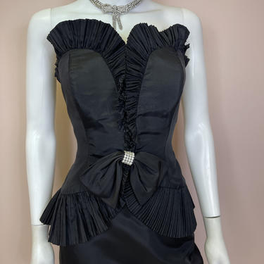 Vtg 1980s strapless LBD black ruffle cocktail dress 