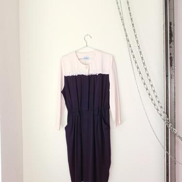 Navy Lace Trim Color Block Dress / 